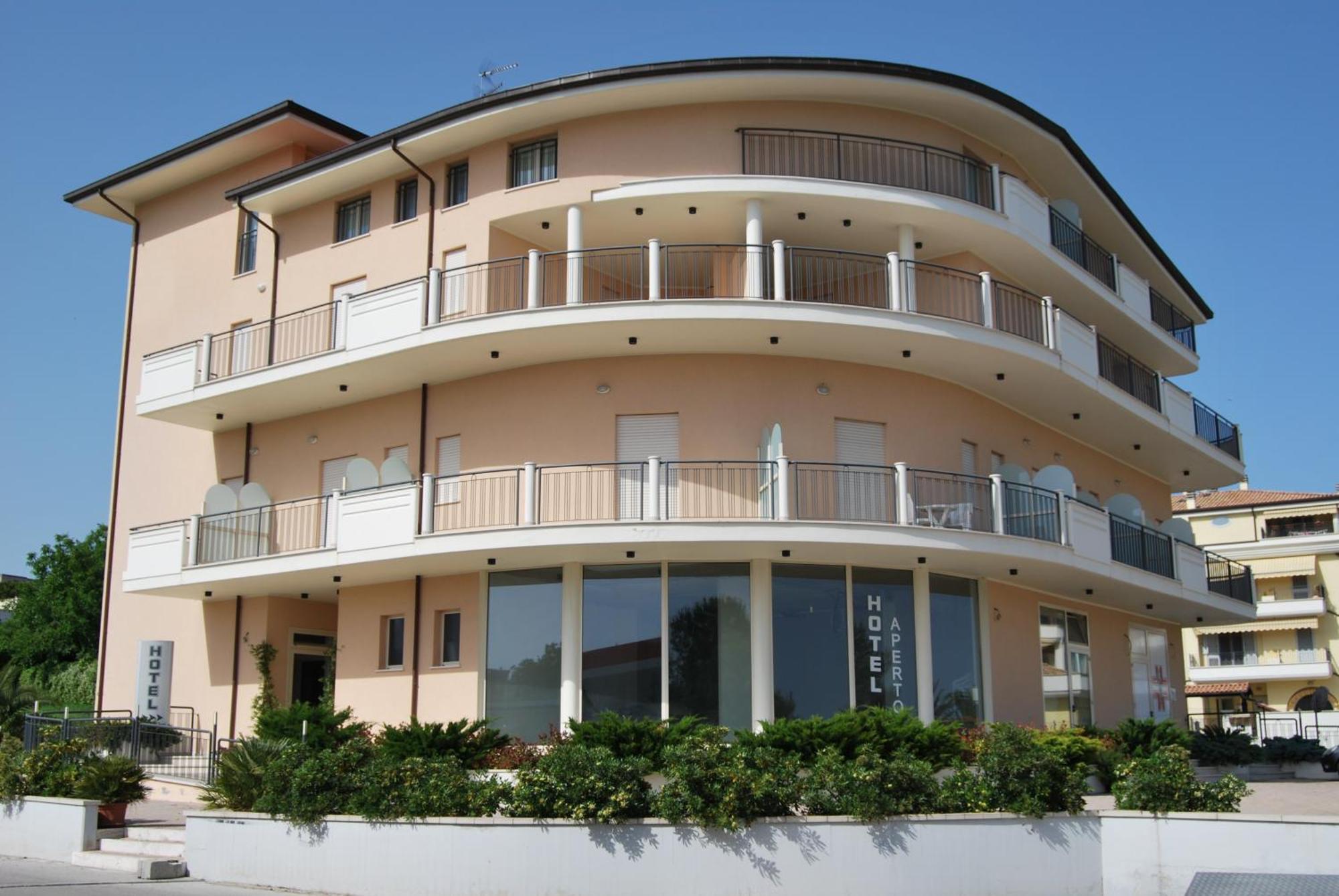 Hotel Europa Nereto Екстериор снимка