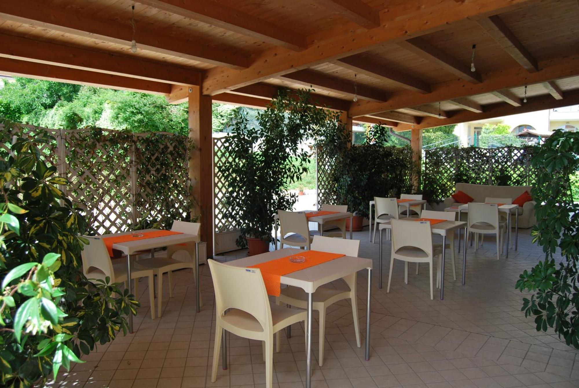 Hotel Europa Nereto Екстериор снимка